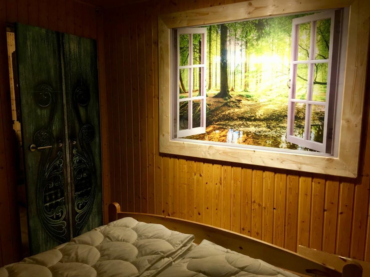 Holzhaus Trollbluemchen Am Wald Und See Neuruppin Exteriér fotografie