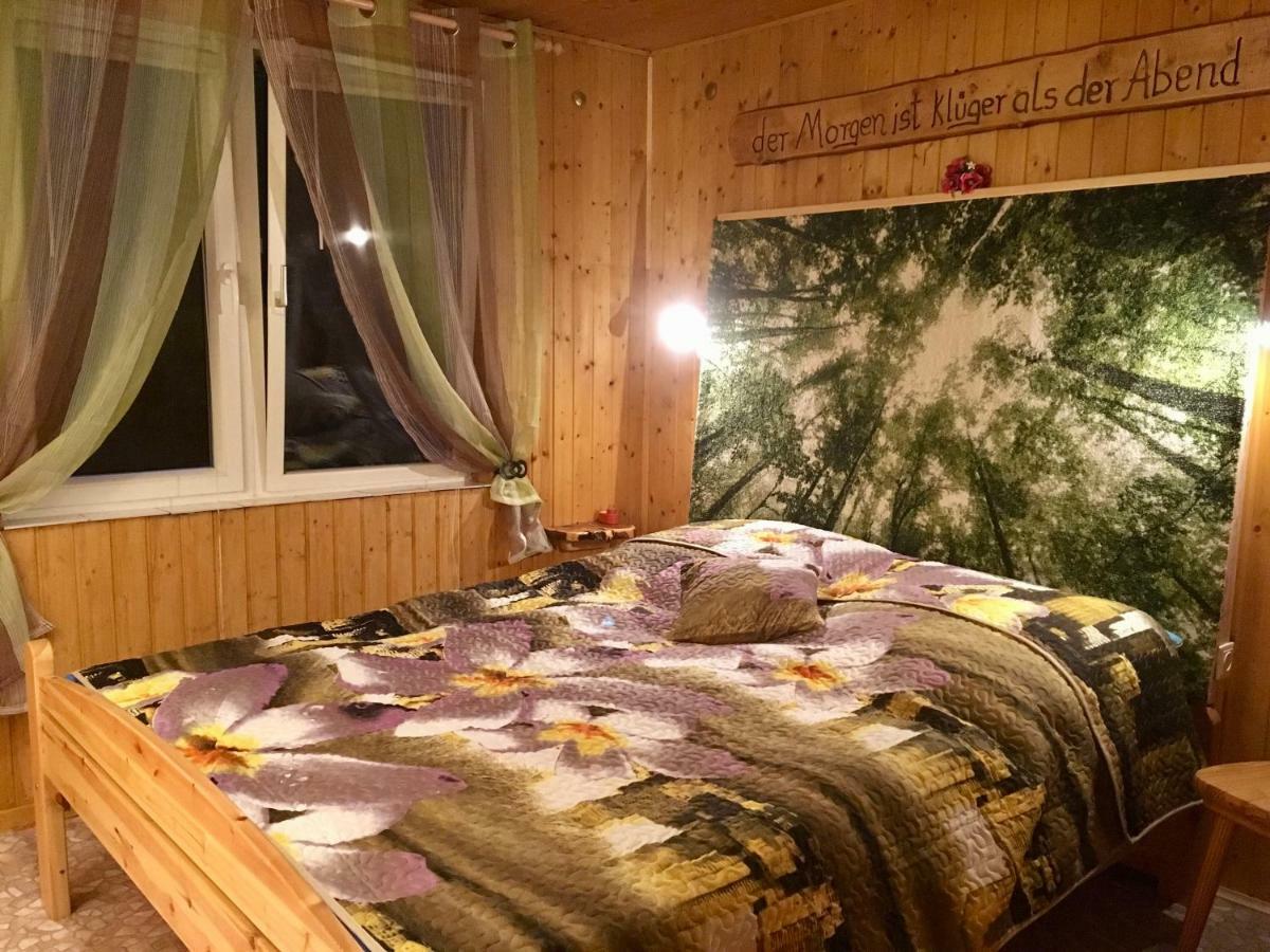 Holzhaus Trollbluemchen Am Wald Und See Neuruppin Exteriér fotografie